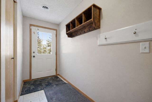 15517 Flight Way 212, Apple Valley, MN 55124