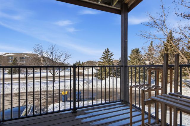 15517 Flight Way 212, Apple Valley, MN 55124