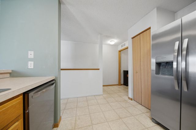 15517 Flight Way 212, Apple Valley, MN 55124