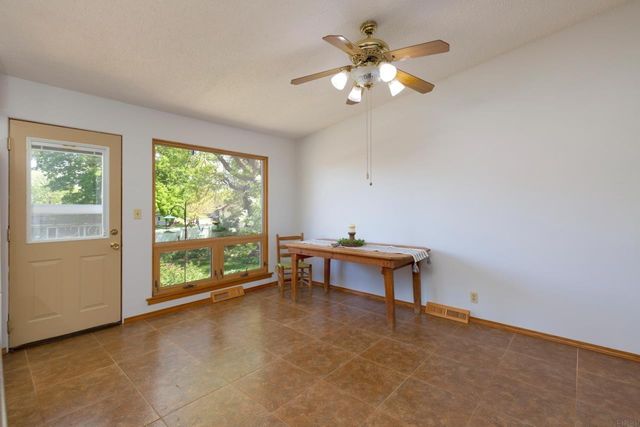 412 Dickens, Parkersburg, IA 50665