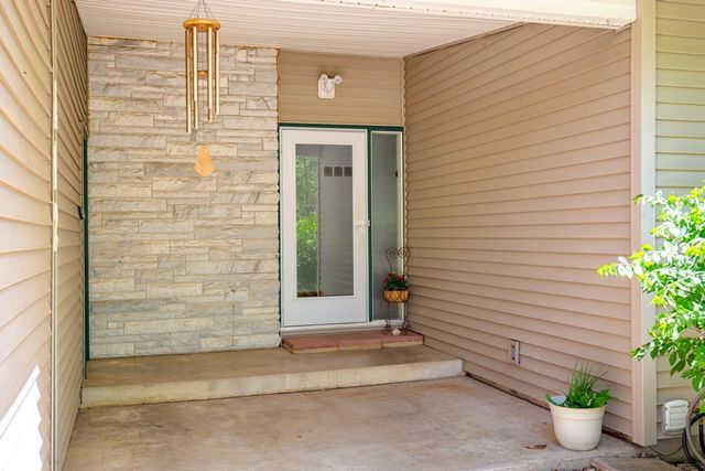 412 Dickens, Parkersburg, IA 50665