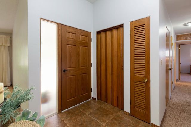 412 Dickens, Parkersburg, IA 50665