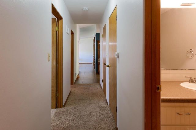 412 Dickens, Parkersburg, IA 50665