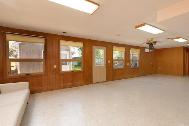 412 Dickens, Parkersburg, IA 50665