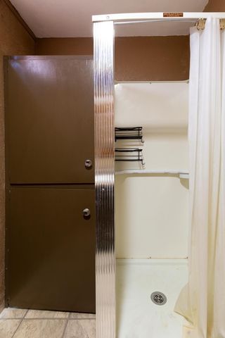 412 Dickens, Parkersburg, IA 50665