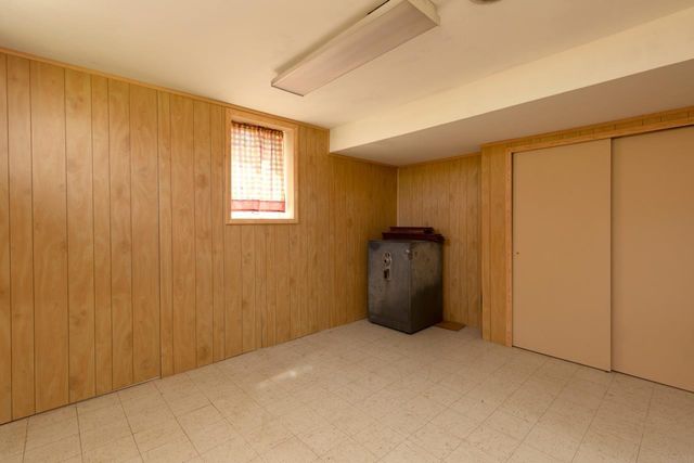 412 Dickens, Parkersburg, IA 50665