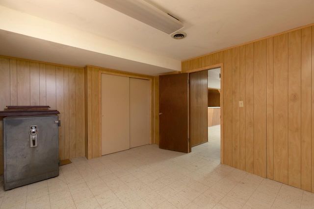 412 Dickens, Parkersburg, IA 50665