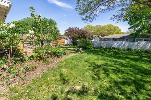 412 Dickens, Parkersburg, IA 50665