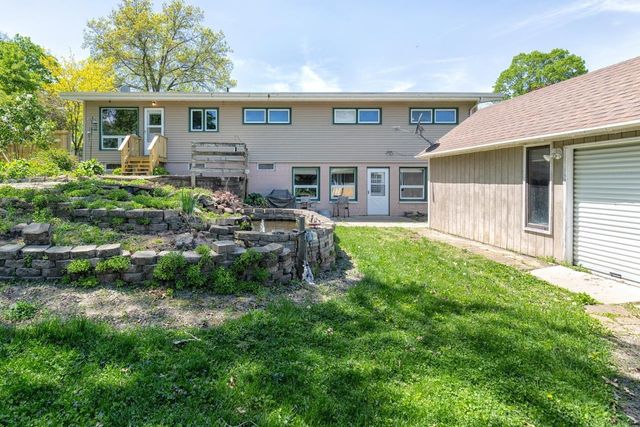 412 Dickens, Parkersburg, IA 50665