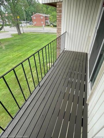4190 Rochester Road 112, Royal Oak, MI 48073