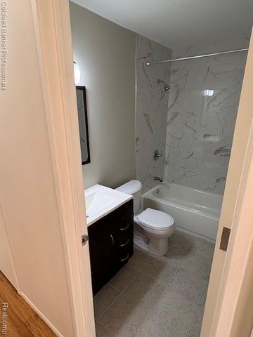 4190 Rochester Road 112, Royal Oak, MI 48073