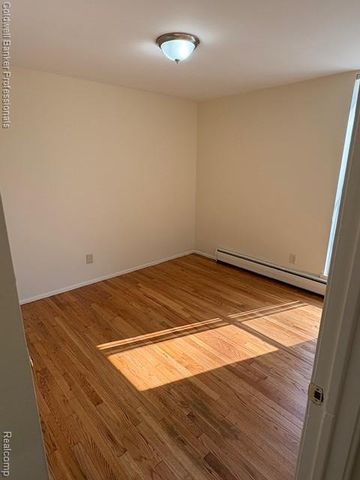 4190 Rochester Road 112, Royal Oak, MI 48073
