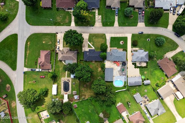 3237 Greendale Dr, Louisville, KY 40216