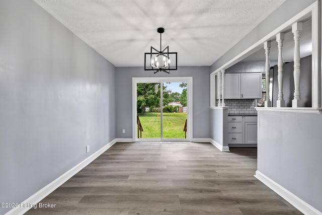 3237 Greendale Dr, Louisville, KY 40216