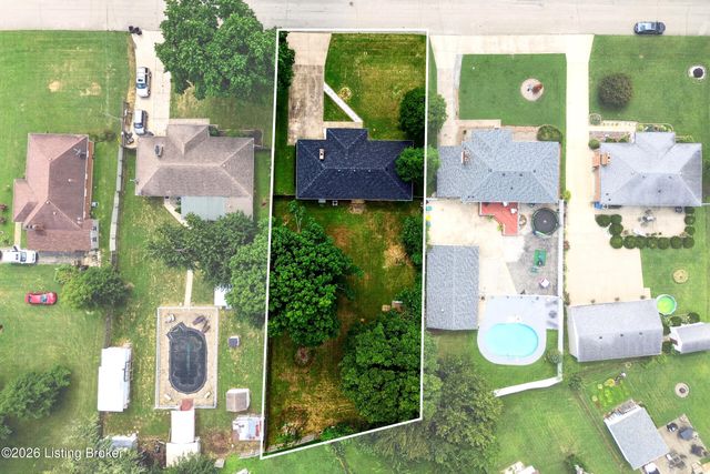 3237 Greendale Dr, Louisville, KY 40216