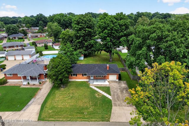 3237 Greendale Dr, Louisville, KY 40216