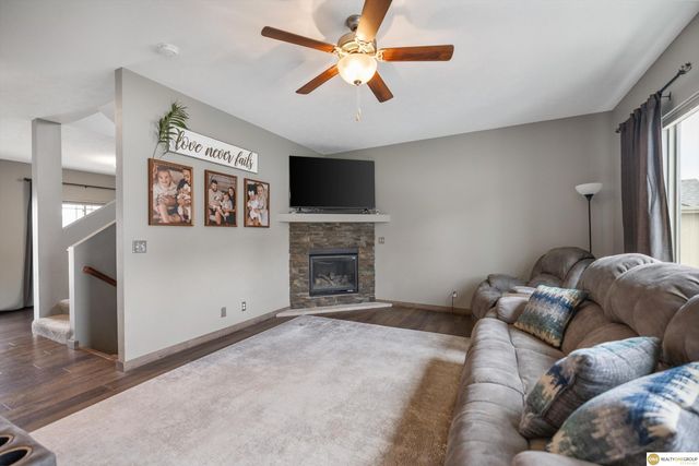 8820 N 156 Avenue, Bennington, NE 68007