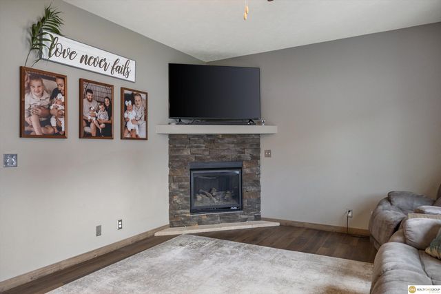 8820 N 156 Avenue, Bennington, NE 68007
