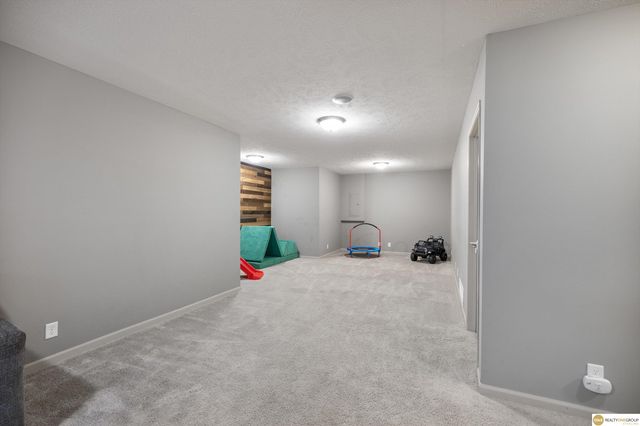 8820 N 156 Avenue, Bennington, NE 68007