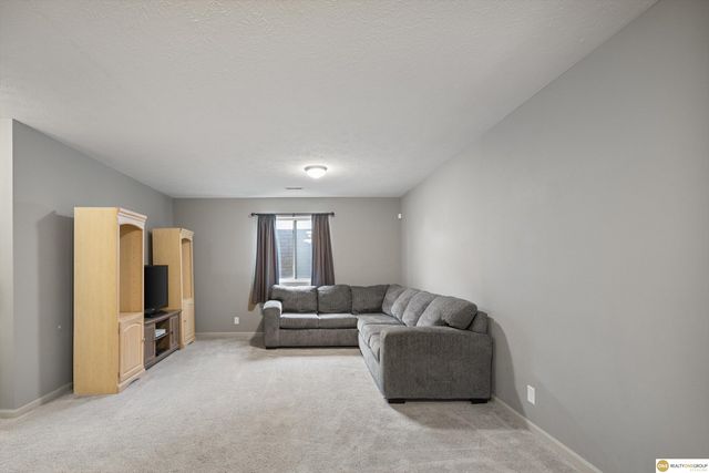 8820 N 156 Avenue, Bennington, NE 68007