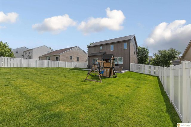 8820 N 156 Avenue, Bennington, NE 68007