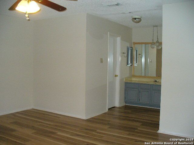 201 DOWNSHIRE DR, San Antonio, TX 78216