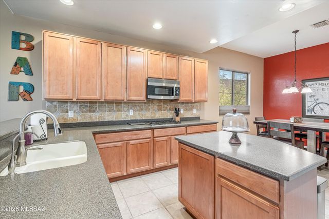 8175 N Night Pony Drive, Tucson, AZ 85743