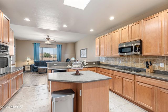 8175 N Night Pony Drive, Tucson, AZ 85743