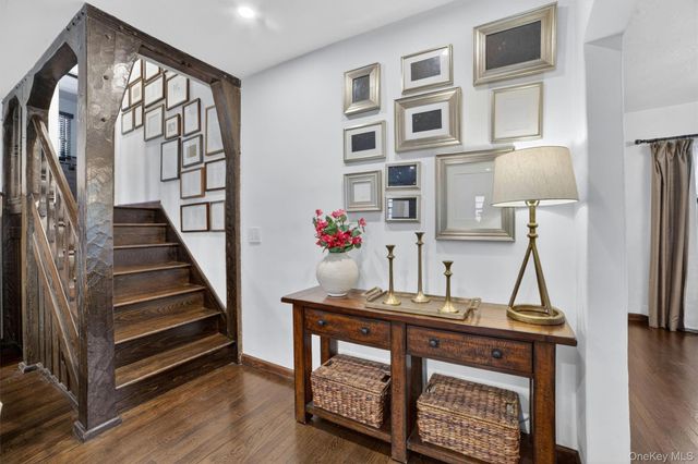 27 Desmond Avenue, Bronxville, NY 10708
