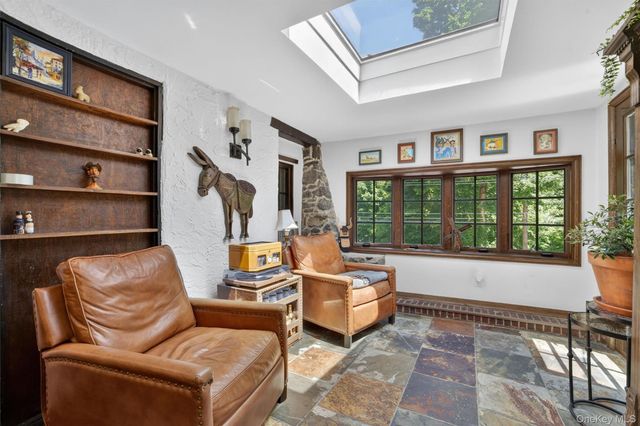 27 Desmond Avenue, Bronxville, NY 10708