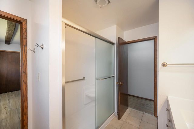 7821 w hustis STREET, Milwaukee, WI 53223