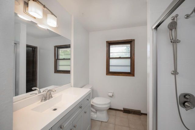 7821 w hustis STREET, Milwaukee, WI 53223