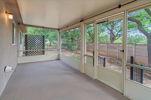 104 Whitewing WAY, Georgetown, TX 78633
