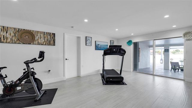 6290 W 16th Avenue, Hialeah, FL 33012