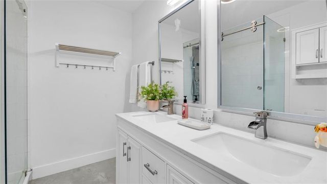 6290 W 16th Avenue, Hialeah, FL 33012