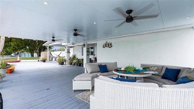 6290 W 16th Avenue, Hialeah, FL 33012