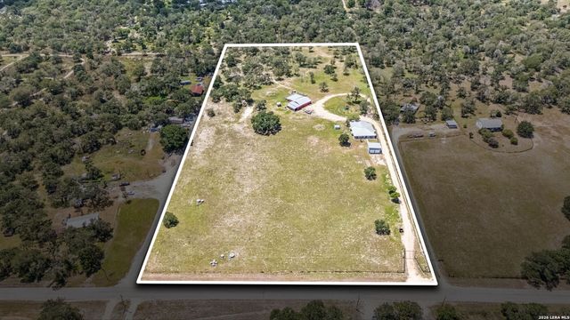 661 HICKORY FORREST DR, Seguin, TX 78155