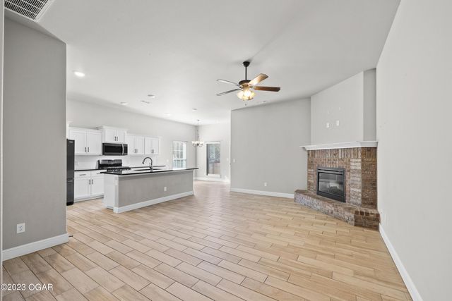 722 Kara Lane, Carl Junction, MO 64834