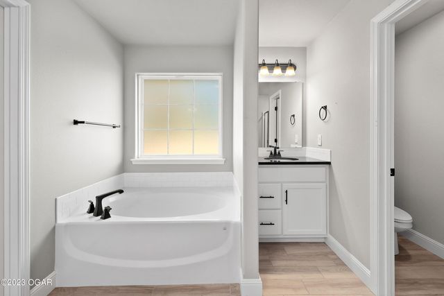 722 Kara Lane, Carl Junction, MO 64834