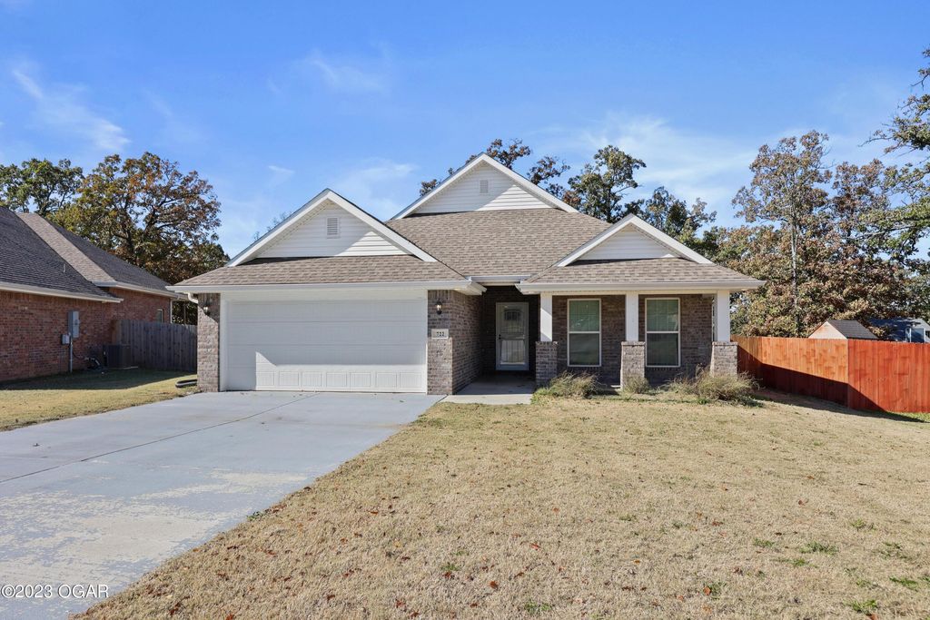 722 Kara Lane, Carl Junction, MO 64834