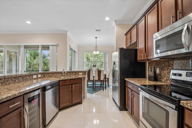 12767 NW 83rd Court 24-e, Parkland, FL 33076