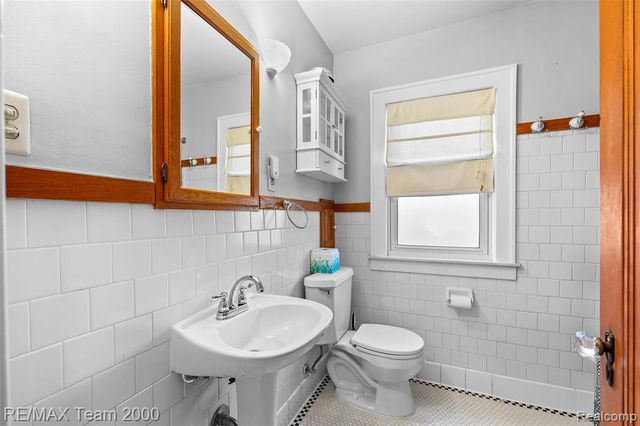307 Tannahill Street, Dearborn, MI 48124