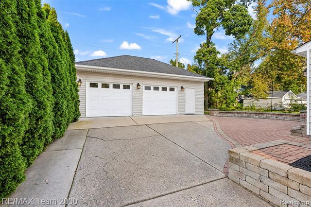 307 Tannahill Street, Dearborn, MI 48124
