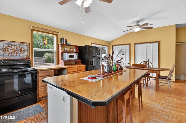 416 North Brownlow Street, Rogersville, TN 37857