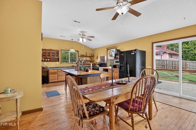416 North Brownlow Street, Rogersville, TN 37857