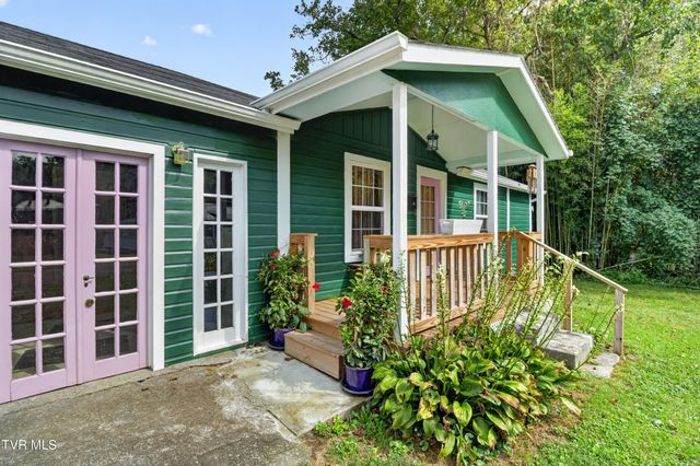 416 North Brownlow Street, Rogersville, TN 37857