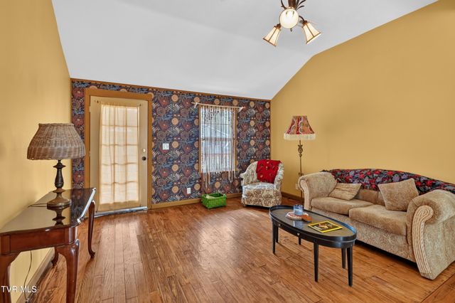 416 North Brownlow Street, Rogersville, TN 37857