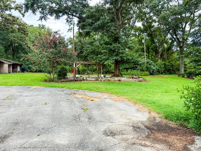 107 Paddock Dr, Dothan, AL 36301