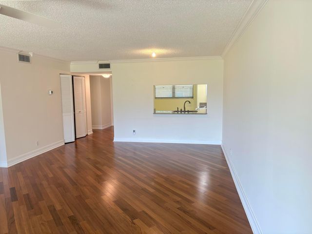 12870 Briarlake Drive 104, Palm Beach Gardens, FL 33418