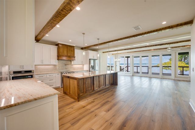 22107 Bluewater Road, Chandler, TX 75758